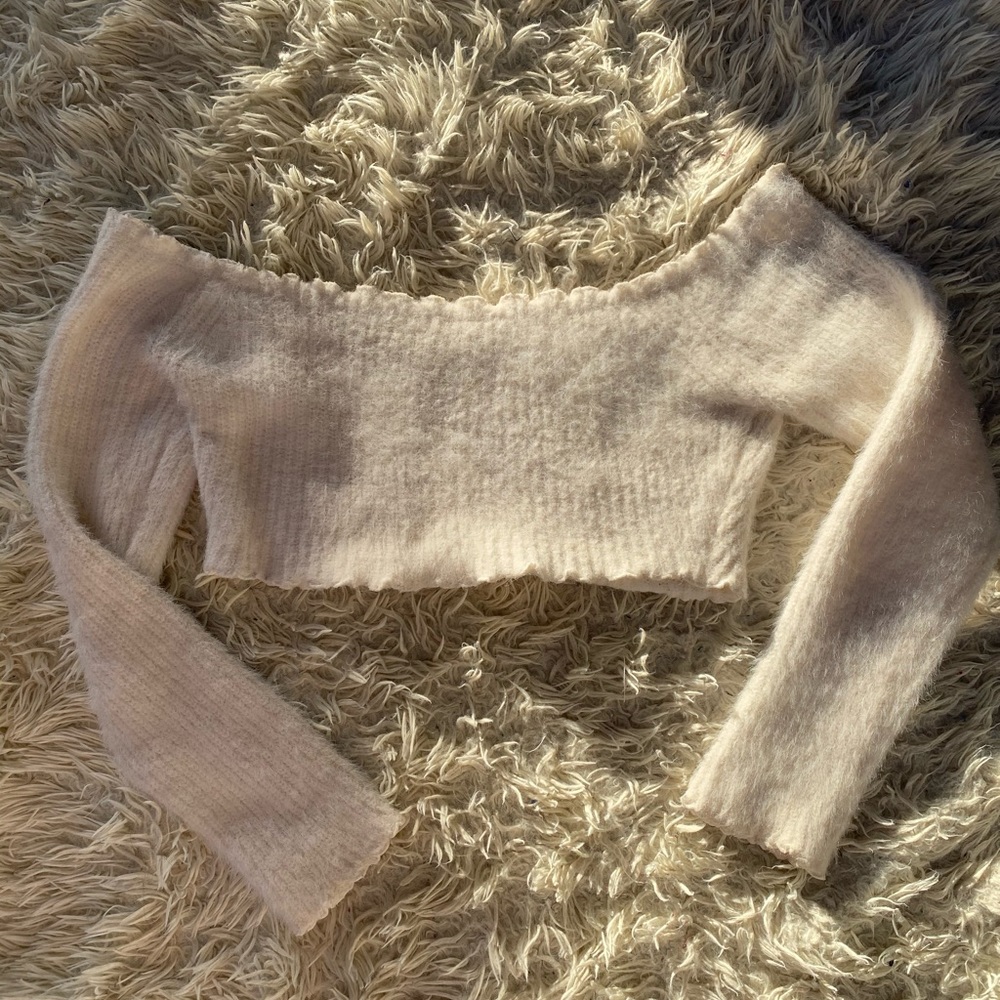 WHITE FLUFFY CROP TOP SWEATER